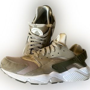 Air Huarache Nike khaki and Olive